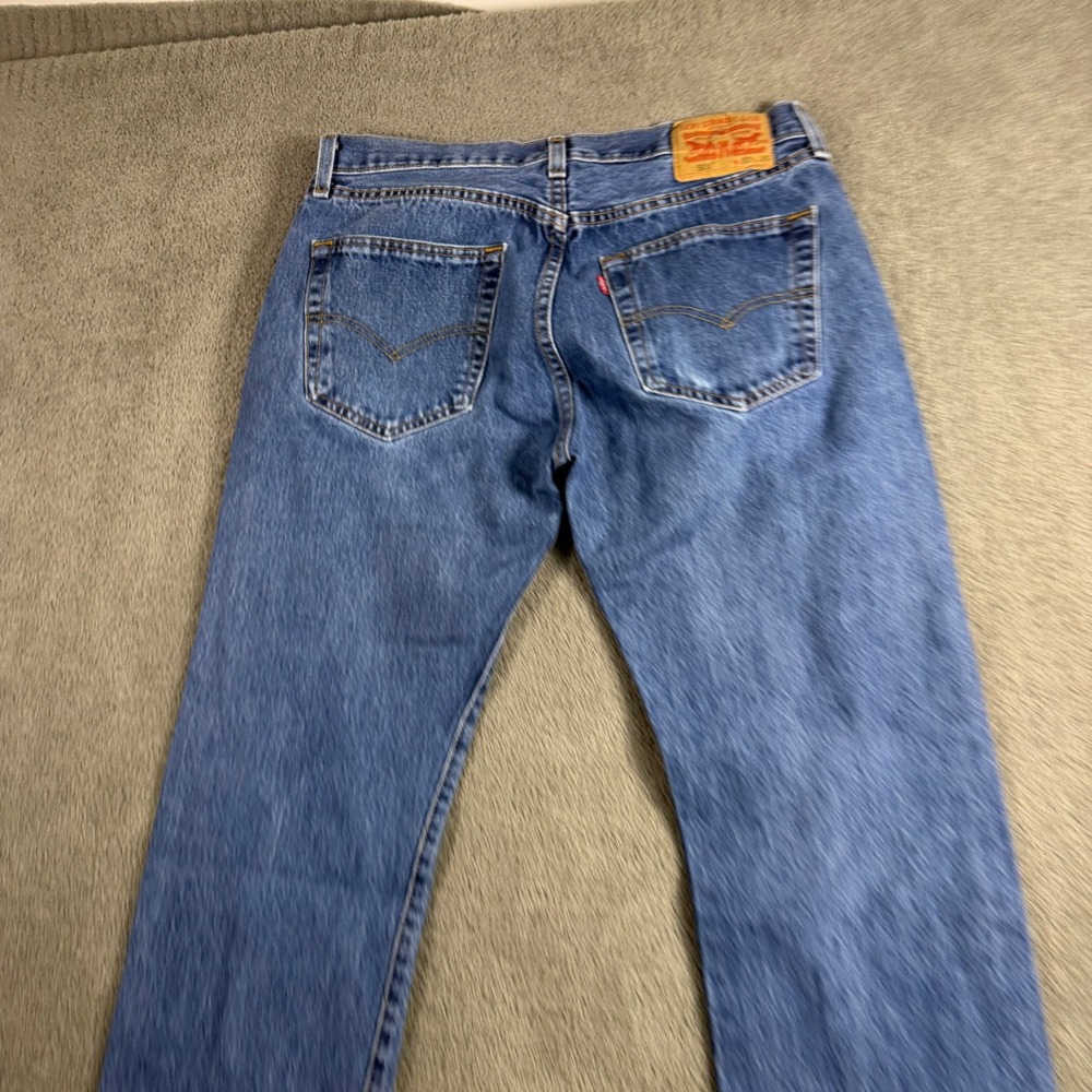 Levis 501 Original Fit Jeans Mens 32x30 Medium Wash Blue Button Fly Denim Pants